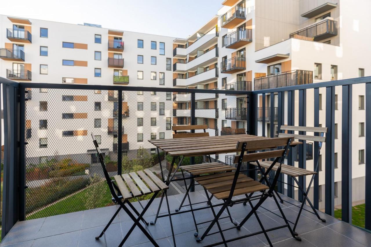 Warsaw Ulrychów Apartment with Parking by Renters Exterior foto