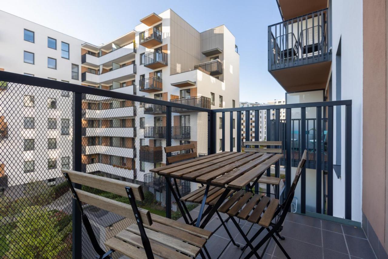 Warsaw Ulrychów Apartment with Parking by Renters Exterior foto