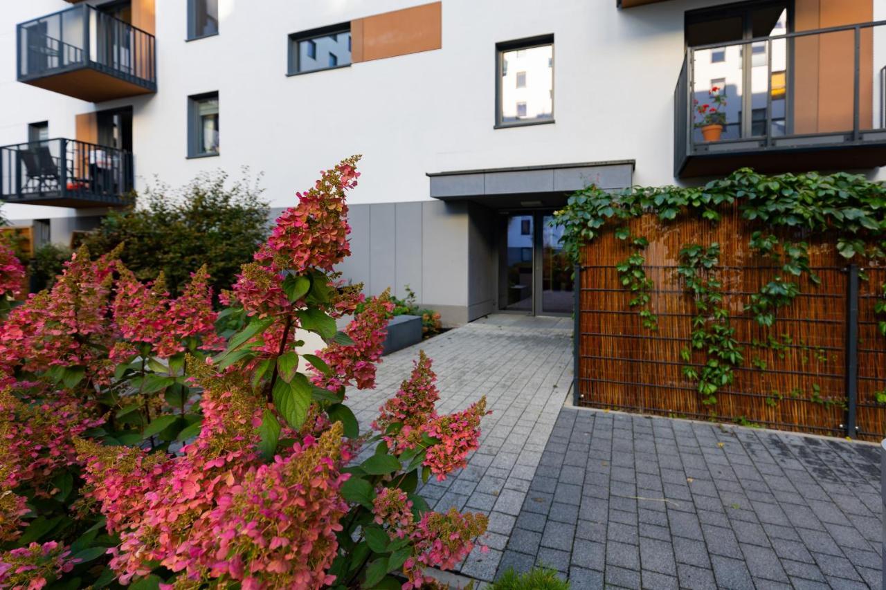 Warsaw Ulrychów Apartment with Parking by Renters Exterior foto